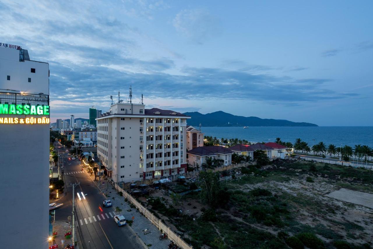 Haya Hotel Beach Danang Exterior photo